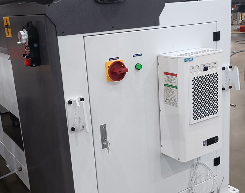 恒溫常量數控發泡密封涂膠機